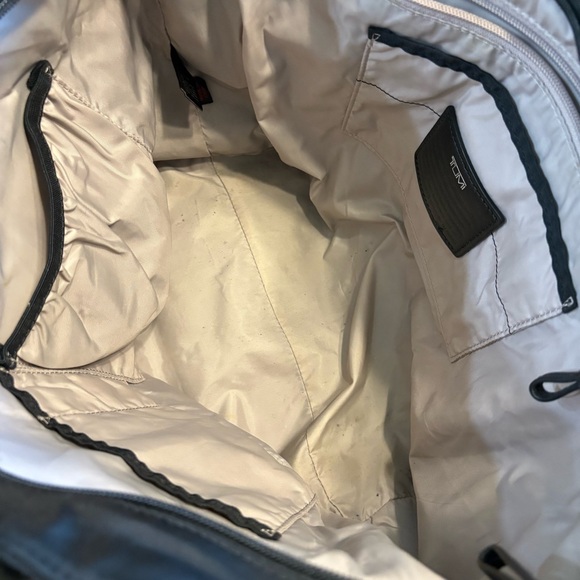 Tumi Black Nylon Travel Tote Cary On Voyager Everyday Top Zip Leather Logo - Picture 11 of 16